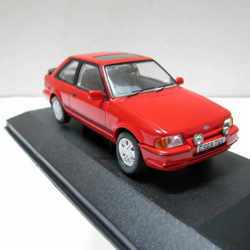 1:43 Scale Ford Escort MK4 XR3i 1990 Alloy Car Model