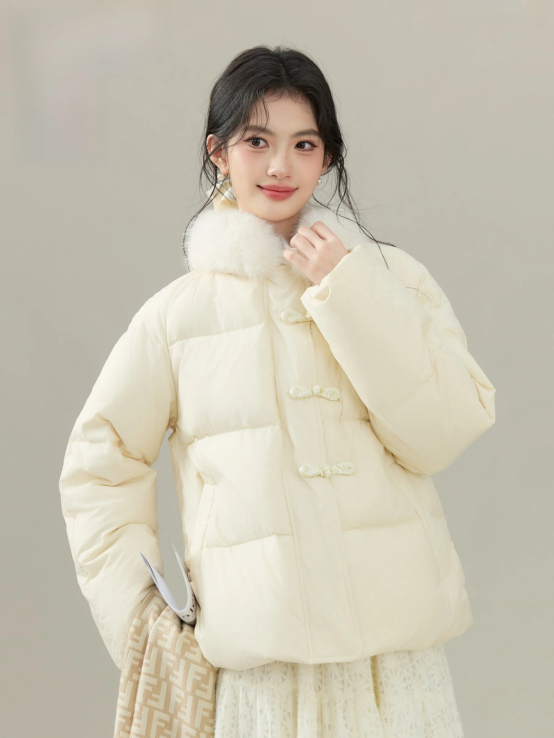 

Новая китайская белая женская зимняя куртка-пуховик с меховым воротником Lingjiu, маленький размер, для повседневной носки, стандартная длина рукава