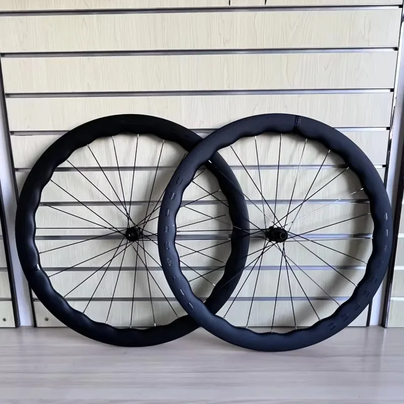 

Wavy Wheelset Carbon Fiber Wheel Disc Brake RS Four Bearing 700C Thru Axle Ratchet Wheel