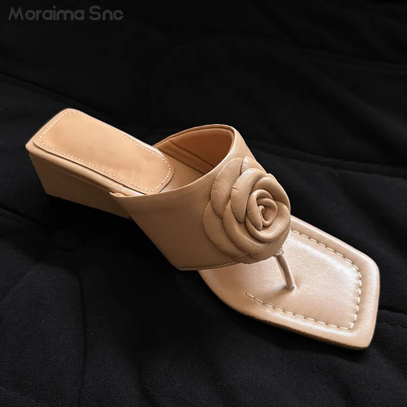 

Flower Clip-Toe Wedge Slippers Square Head Thick Bottom Open Toe Sandals Sheepskin Comfortable Casual Mid-Heel Women's Shoes