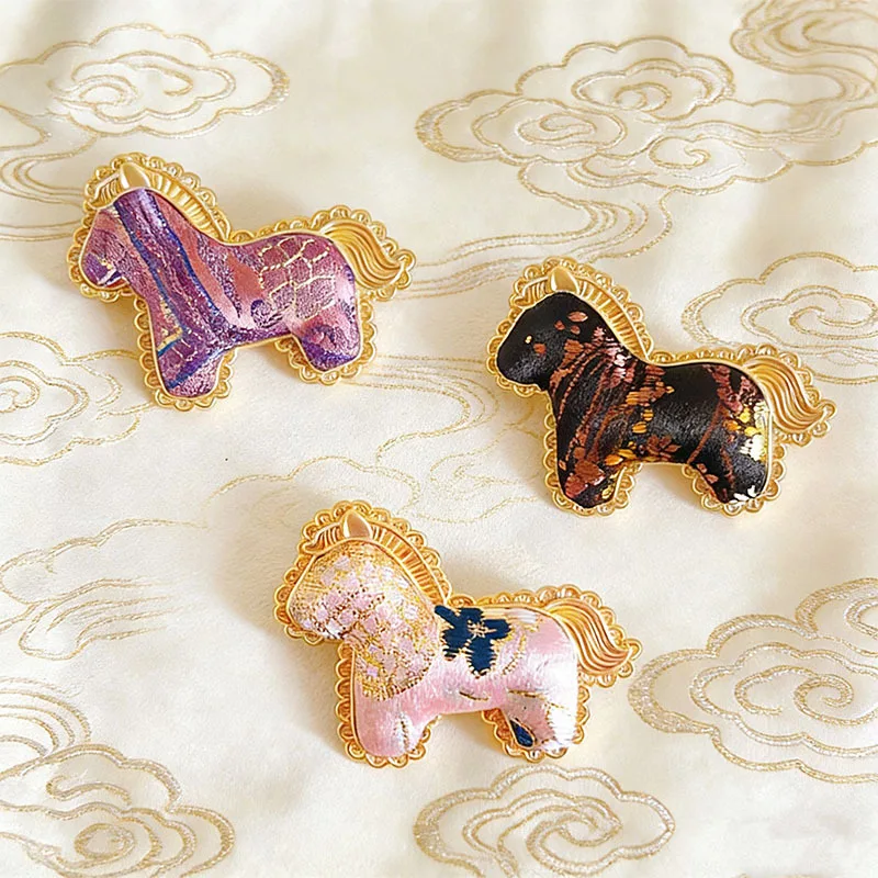 Brooch Song Brocade Pony Shape Elegant Chinese Style Pin for Women Coat Jacket Scarf Lightweight Durable Premium Metal Clasp