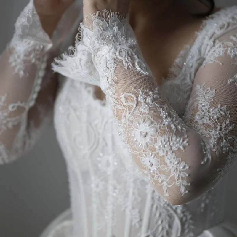 Customized 2026 Elegant White Wedding Dress Satin V-neck Long Sleeve Lace Mesh Pearl Decorative Skirt Vestido De Novia
