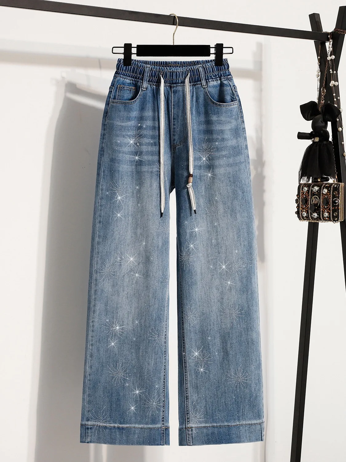 

plus Size Vintage Glitter Denim Jeans Women Loose Elastic Waist Wide Leg Pants Straight Cut Slimming Effect Spring Season
