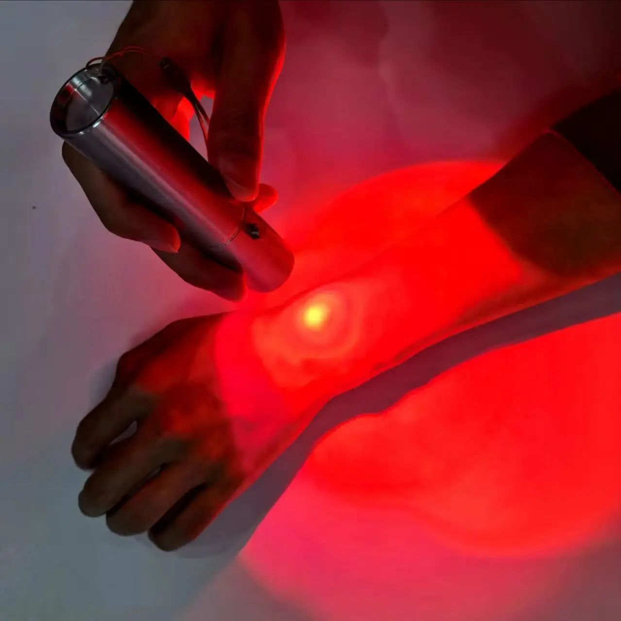 Medical Grade LLLT Cold Laser Therapy Device for Effective Pain Relief and Tissue Repair for Human and Pets