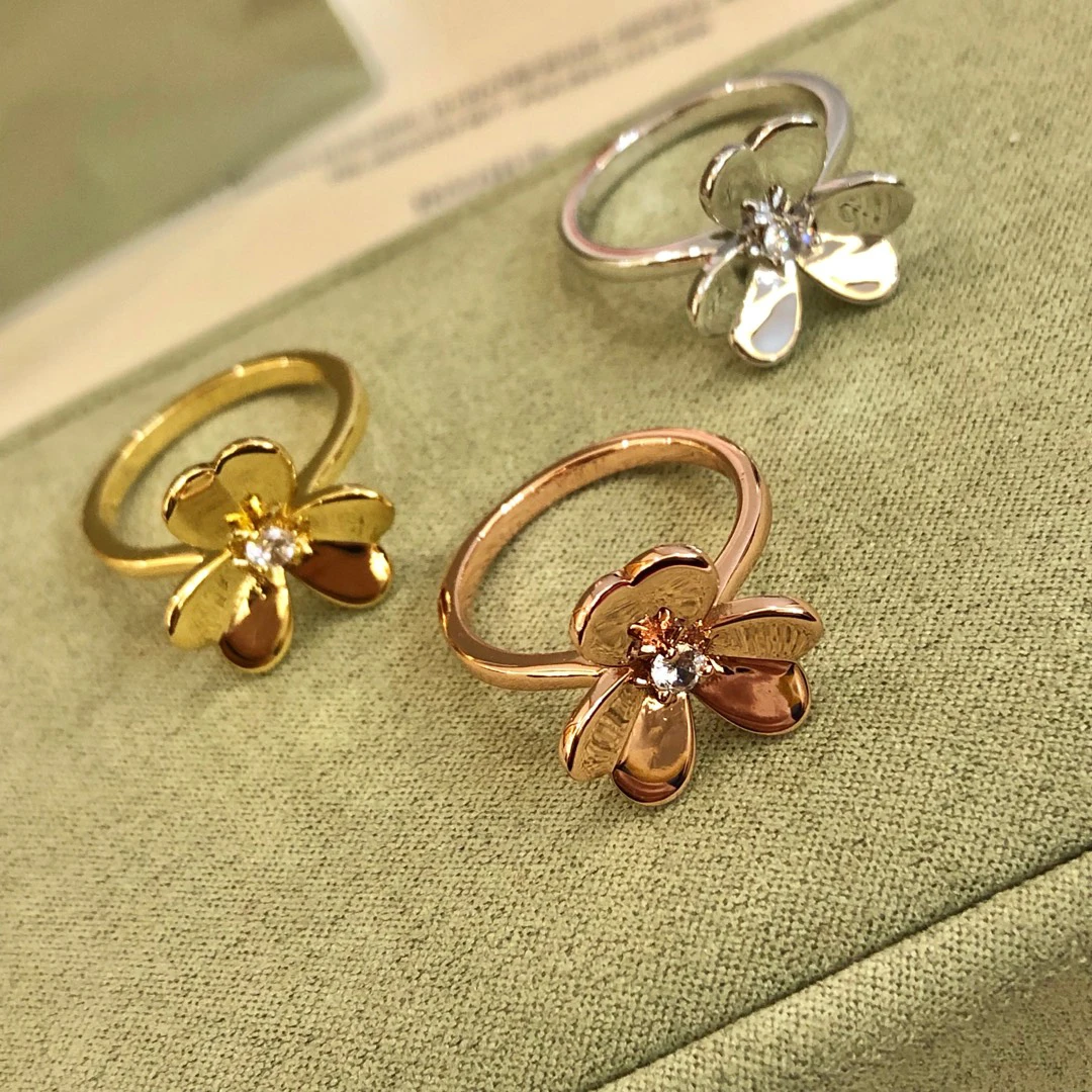 single flower ring is also a classic three color cannot be missed Four leaf clover Fashionable gifts high cost-effectiveness