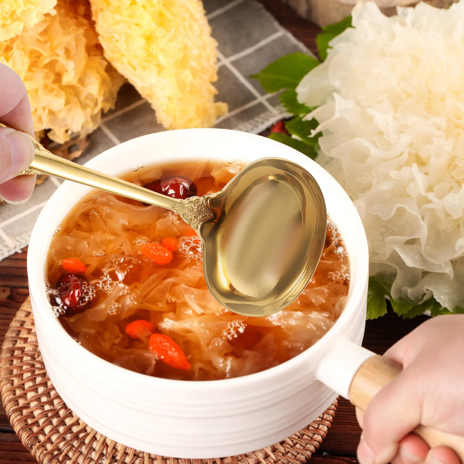 

Gold Stainless Steel Ladle Elegant Soup Spoon Multi-Function Kitchen Tool Easy Grip Hot Pot Cooking Serving