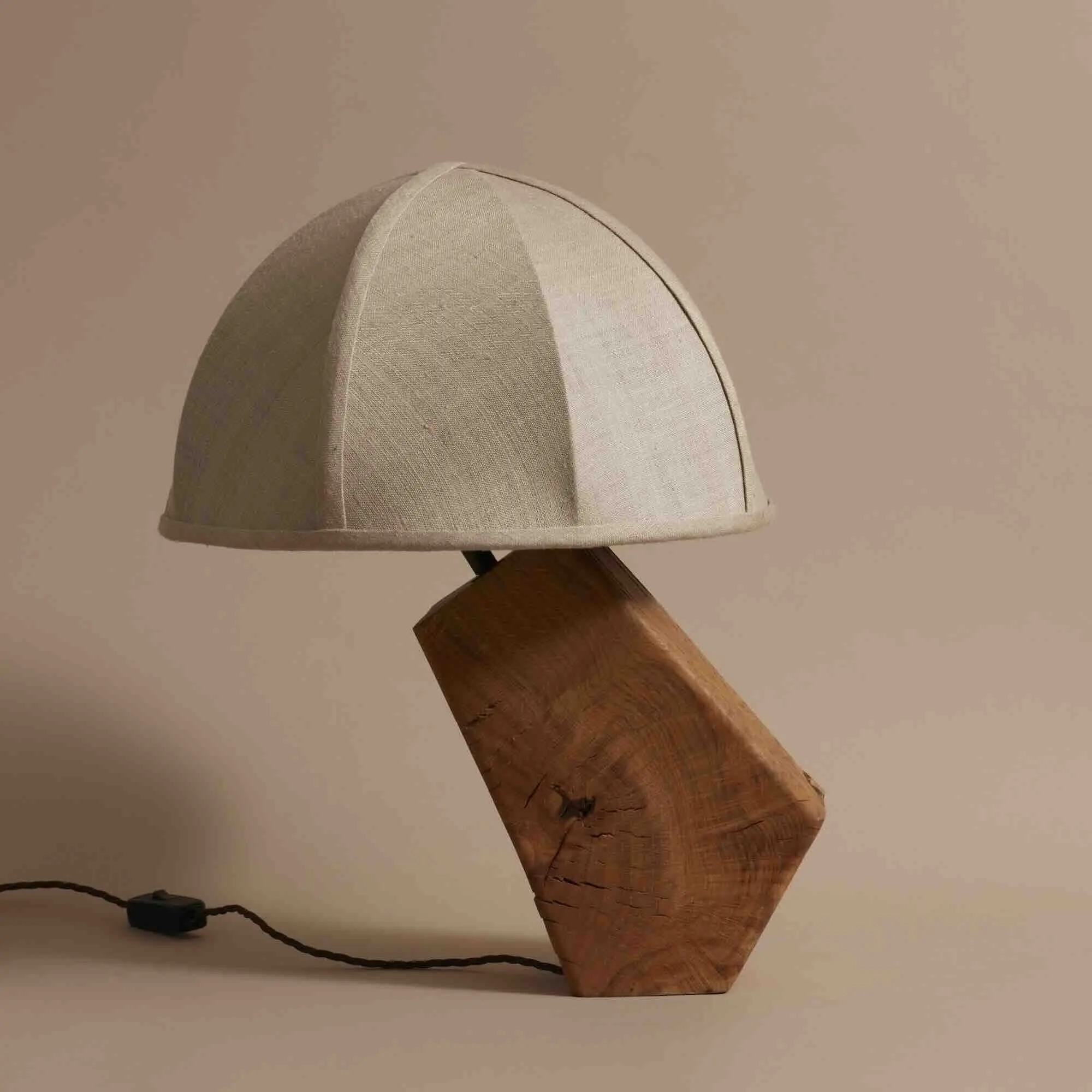 American Vintage Oak Solid Wood Table Lamp Creative Bedroom Study Bedside Fabric Decorative LED Table Lamps