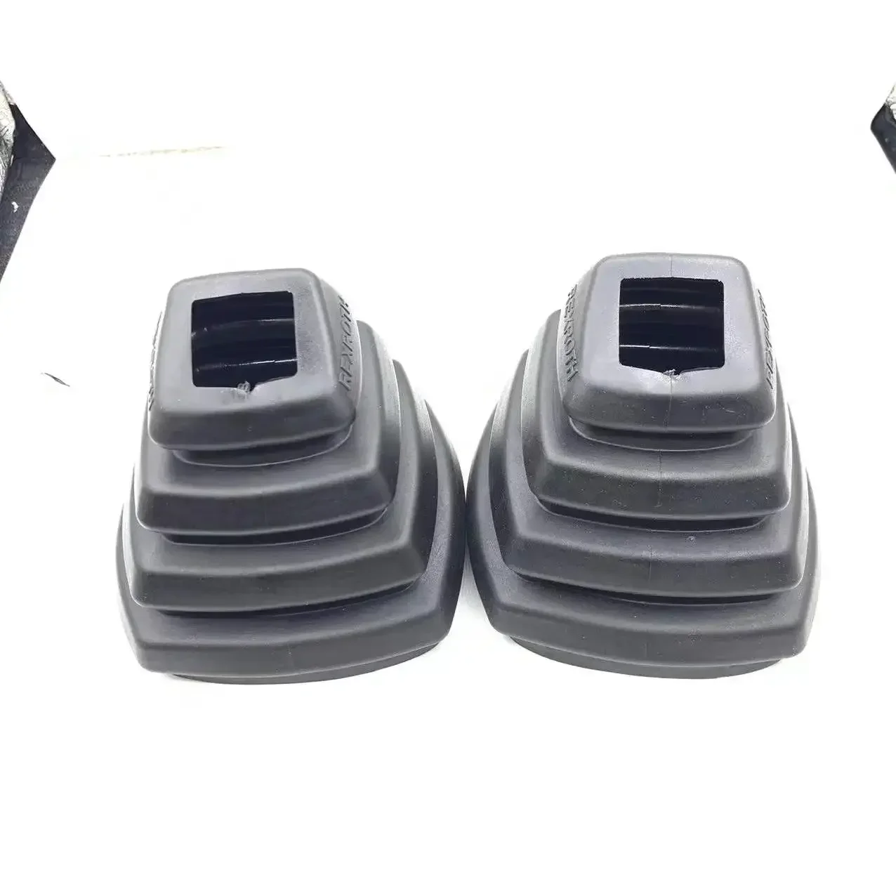 Mini Bagger Joystick Griff, 6 poliger Kratzfester Bagger Joystick Griff 3 Tasten für Doosan DH DX150 215 225 300 370 9C Mini Bagger Joystick Griff, 6 poliger Kratzfester Bagger Joystick Griff 3 Tasten für Doosan DH DX150 215 225 300 370 9C