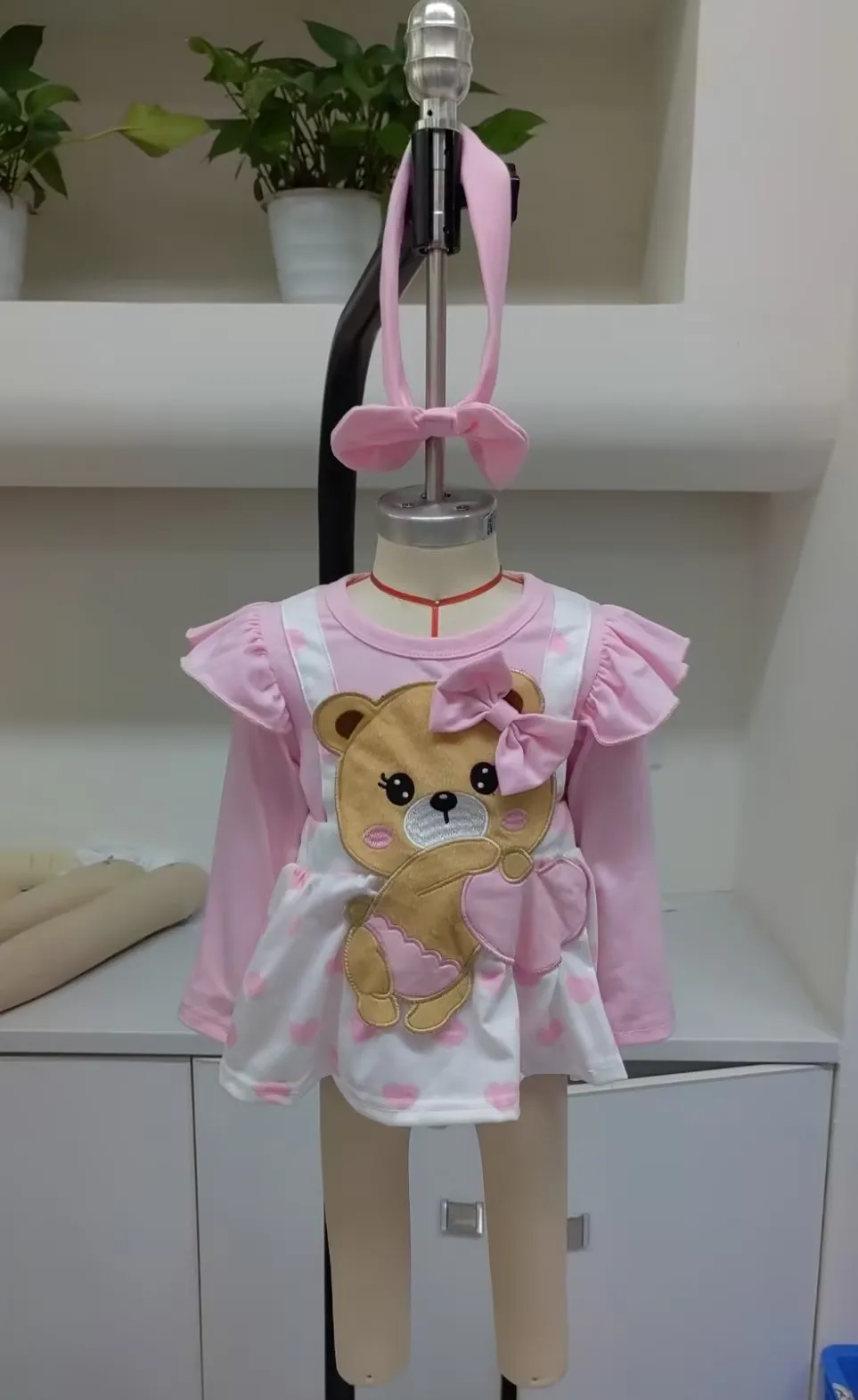 

Baby Clothing Girl Heart Print Romper Dress Long Sleeve Round Neck Bear Embroidery Jumpsuit with Headband