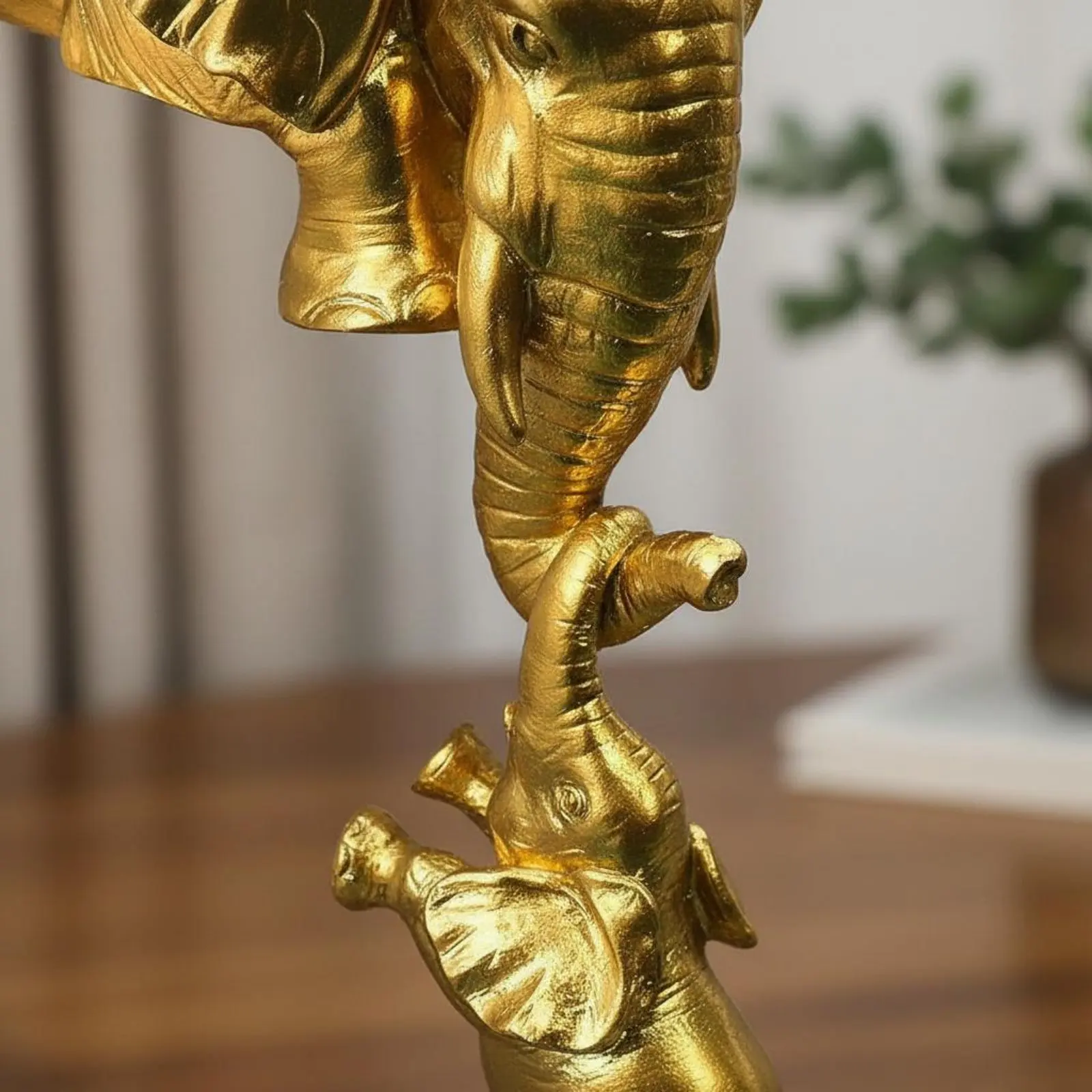 Mother and Baby Elephant Figurine Long-Lasting Mother and Baby Elephant Ornament Realistic Details Polished Surface for Bedroom
