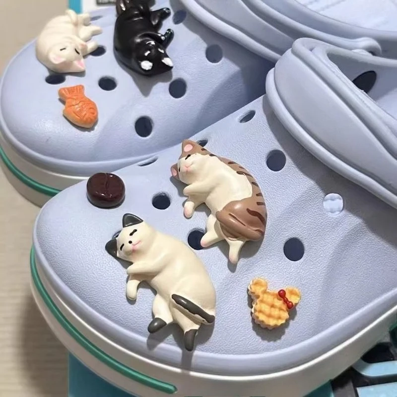 8PCS Fashion Cute Cartoon Cats Shoe Charms for Clogs Slides Slippers Lovely All-match Charms for Bundle Set Sandals Accessories