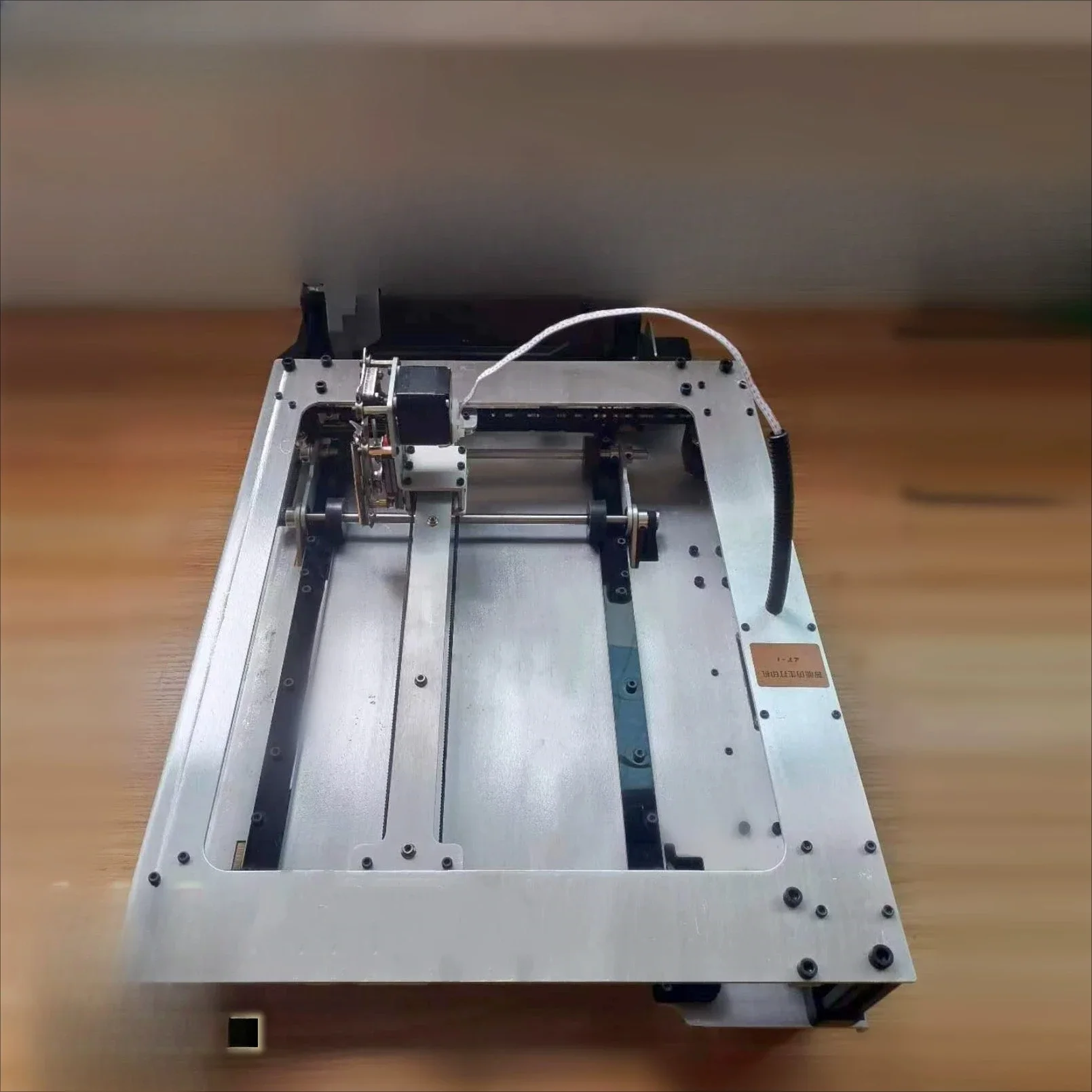 Automatic writing machine, batch paper changing, bionic handwriting