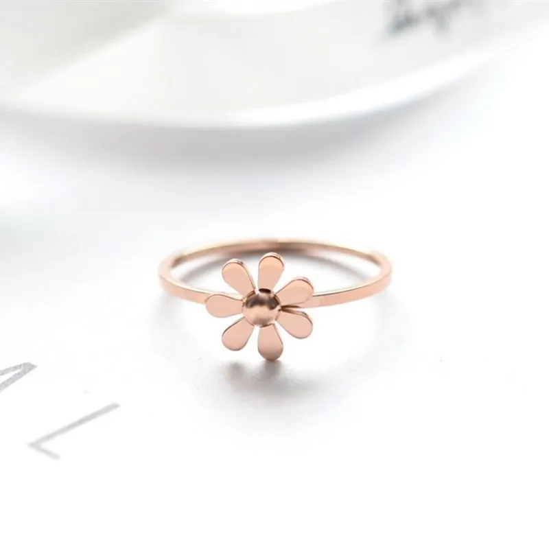 Lovely Stainless Steel 7 Petal Flower Ring for Women Girl Size 3-10
