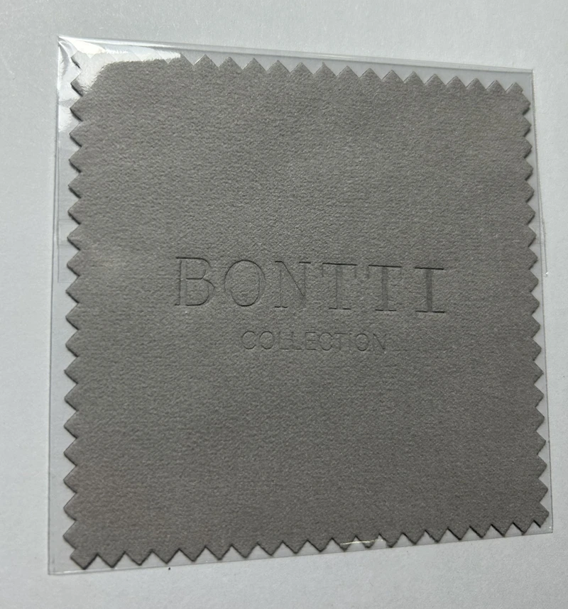 300 adet özel Logo 8x8cm gümüş parlatma bezi takı temizleme Anti kararmaz kullanımlık yumuşak silme bezi takı süet bez