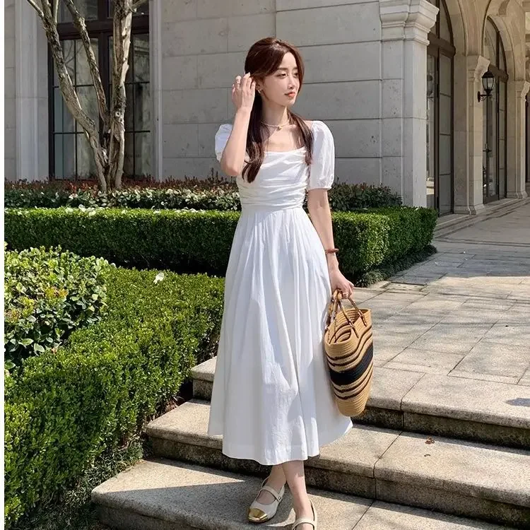 الأناقة الفرنسية الياقة البيضاء فستان قصير التخسيس تنورة طويلة الصيف المرأة الجديدة موضة قصيرة الأكمام طول الركبة الخصر الإمبراطورية