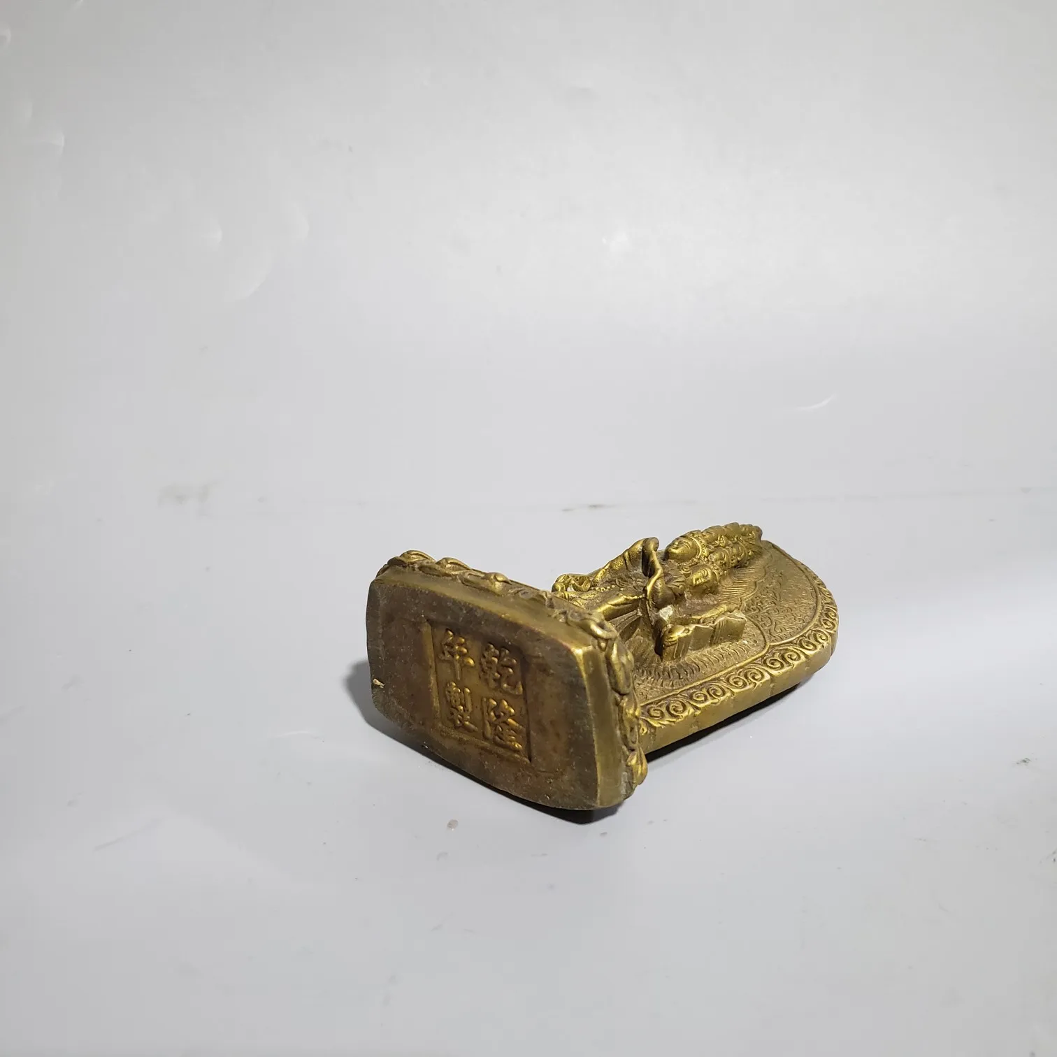 

Chinese Solid Pure Copper Thousand-hand Guanyin Study Office Ornament