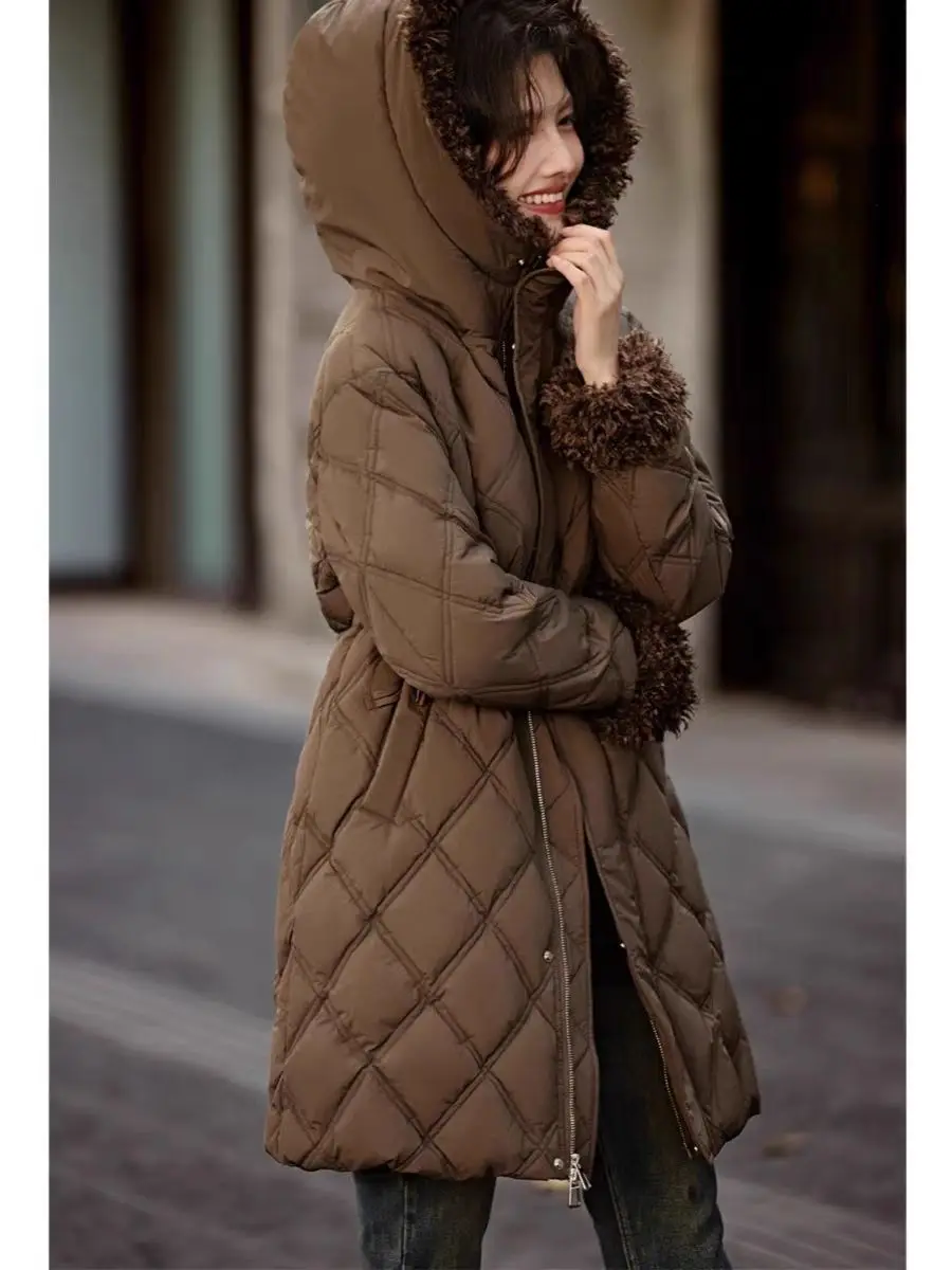 Giacca invernale in lana di agnello patchwork con cappuccio Donna 2025 Nuovo Parka Cappotto lungo in cotone spesso Capispalla imbottito allentato femminile