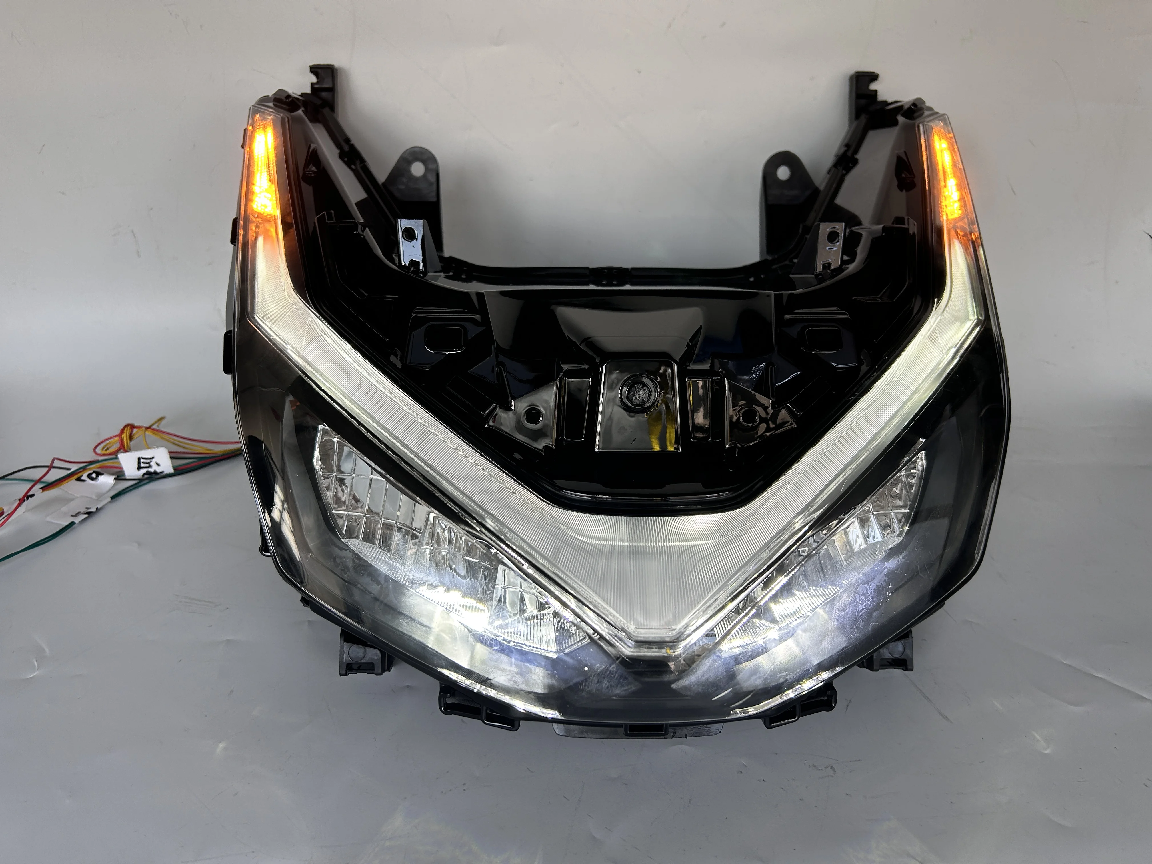 2025 PCX 160 K1Y مصباح الرأس الأصلي مع إشارة الانعطاف ملحقات الدراجة النارية LED المصباح ل 2025 PCX K1Y 160 125 150