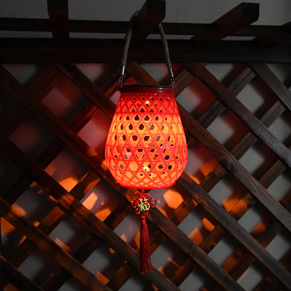 Solarbetriebene kleine Laterne für den Außenbereich, braun, aus Bambus gewebt, Hochzeitsdekorationslampe, wasserdichte Atmosphärenlaterne für den Haushalt