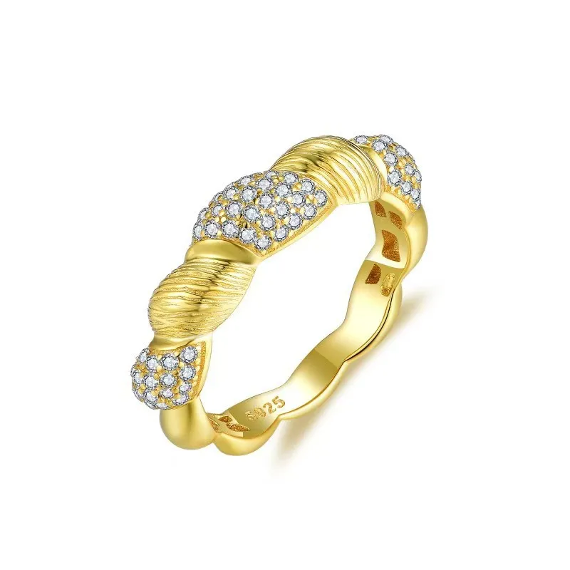 Romantic Intimate S925 Silver Plated 18K Gold Round Moissanite Women's Ring 0.385ct
