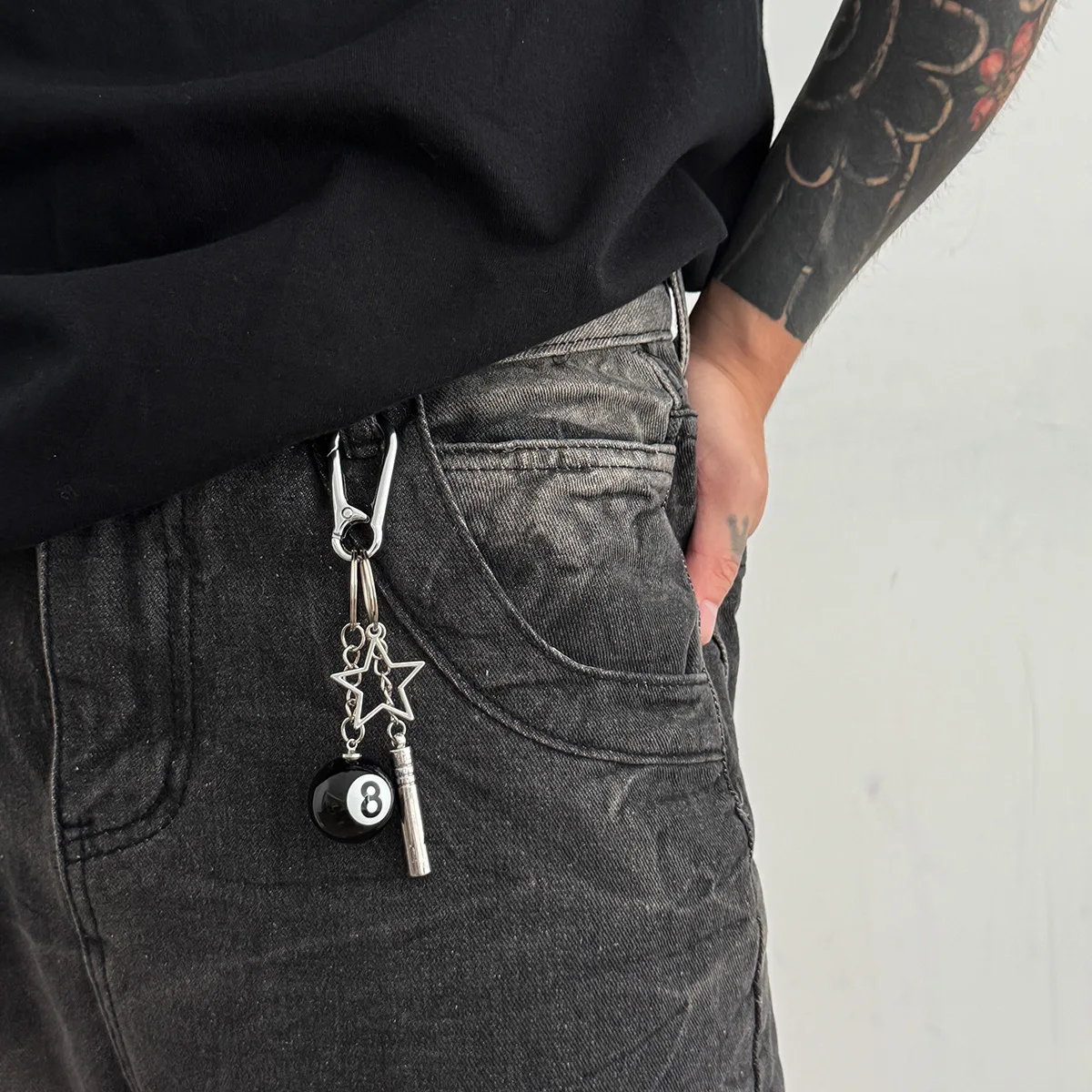 Брелок-для-ключей-в-стиле-хип-хоп-с-8-м-номерным-шаром-для-бильярда-и-свистком-модный-аксессуар-для-мужского-рюкзака-подарок-для-парней-и-мужчин-в-стиле-стритвир