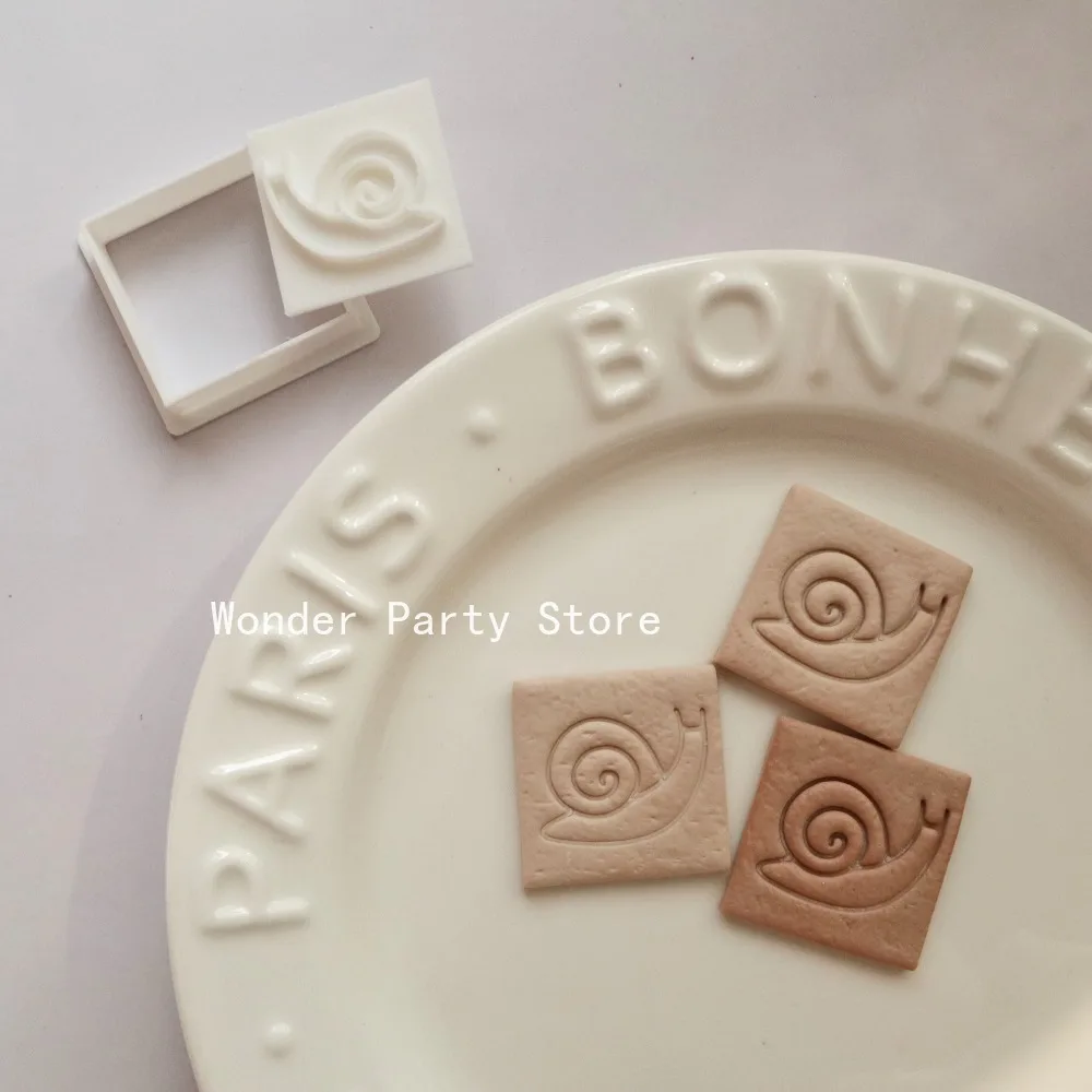 Mini Animal Pattern Snail Cookie Cutter Cartoon Animal Snail Toast Biscuit Stamp Cake Baking Decoration Mold