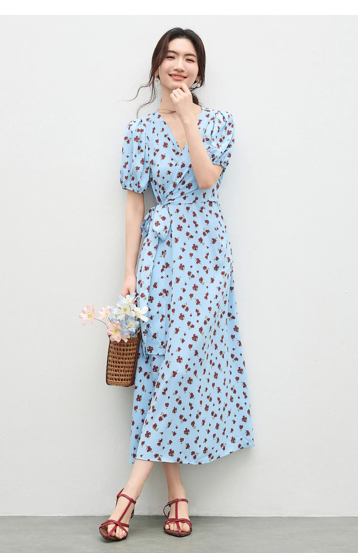 SENTUBILA 2026 Sommer-Blumenkleider für Damen, Französischer V-Ausschnitt, Puffärmel, Elegantes Taillenband, Figurbetontes Bedrucktes Midi-Kleid W62LF7571 – Detail 27