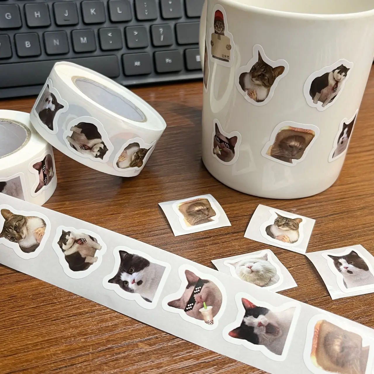 500PCS/Roll Funny Cat Roll Stickers Funny Cute High Beauty Abstract Creative Account Material Invitation Envelope Decoration