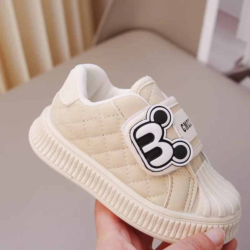 Sneakers per bambini primavera autunno modelli Beige Cartoon Soft antiscivolo ragazzi ragazze scarpe da passeggio nero bambini scarpe Casual per