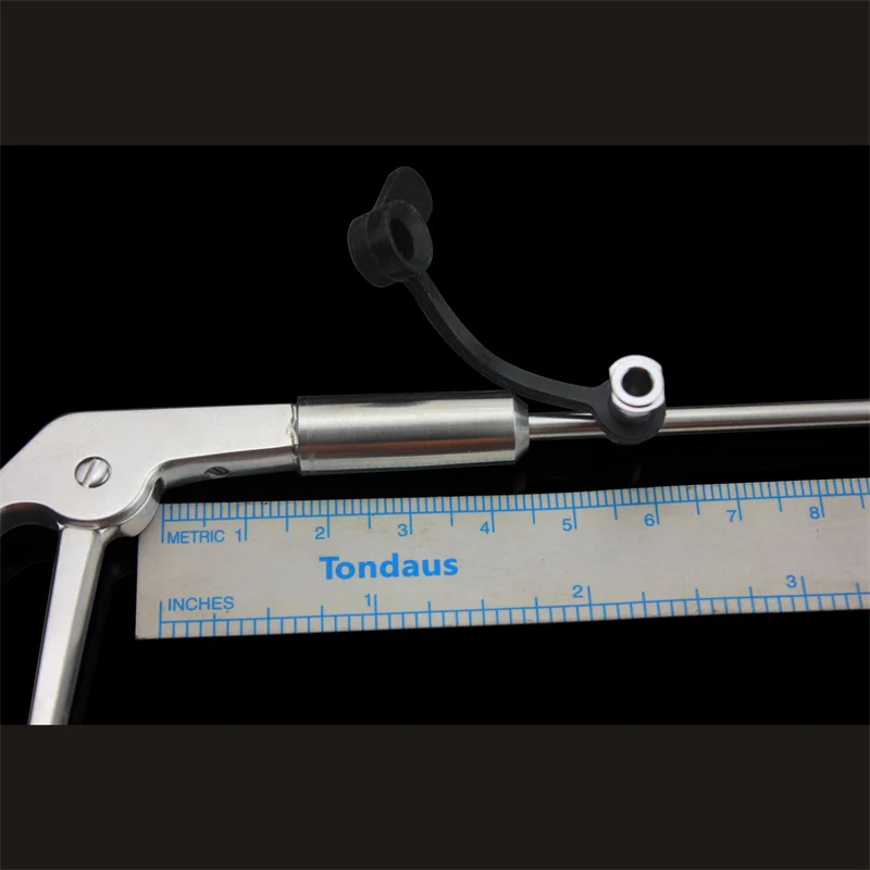 Intervertebral foramen nucleus pulposus clamps with slender front and back mouth with tooth clamps nucleus pulposus removal devi