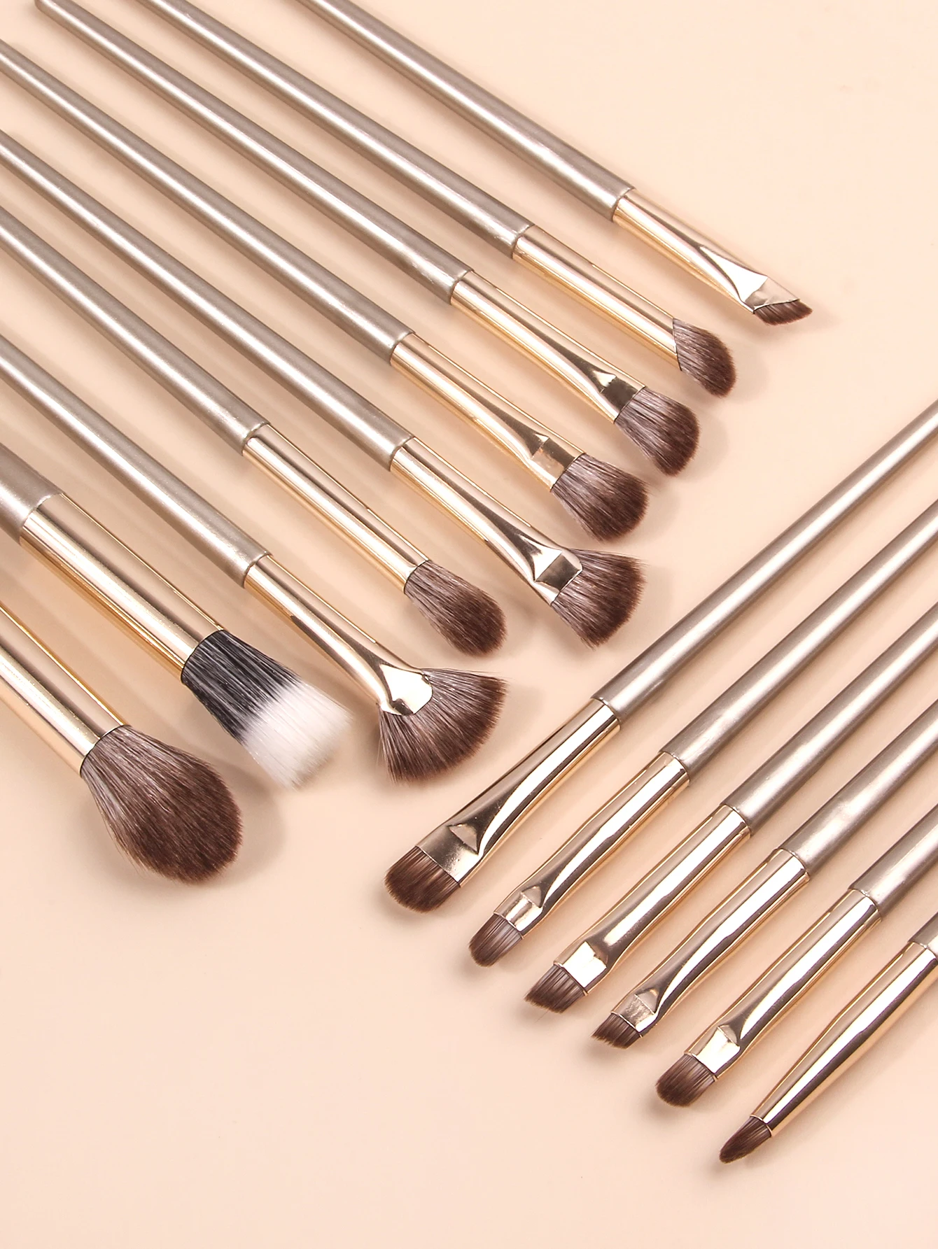 15PCS golden Professional Makeup Brush Set for Eye and Foundation for Professional Powder and Face Makeup