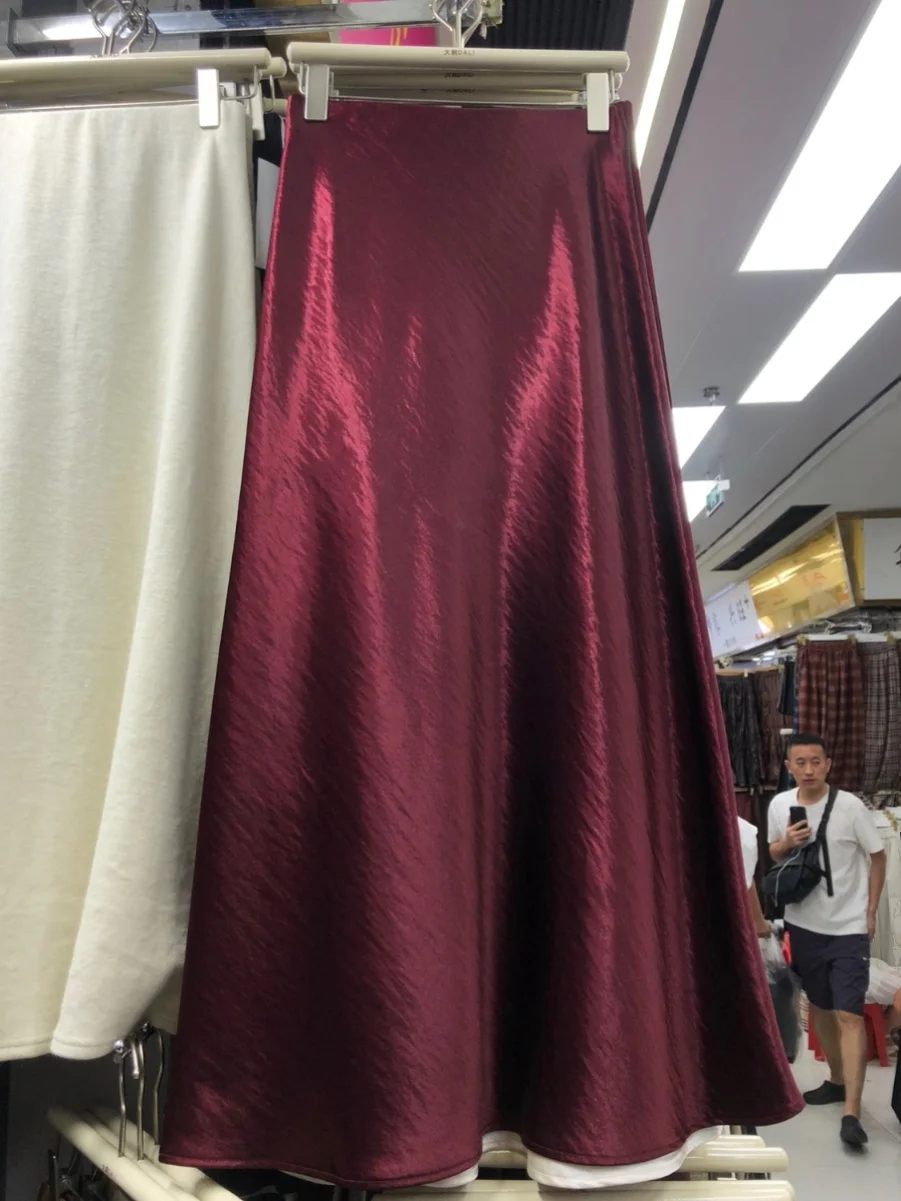 

Винно-красная атласная юбка-русалка для женщин, осенняя, струящаяся, стройнящая, с запахом, длинная, плиссированная, с дизайнерским акцентом