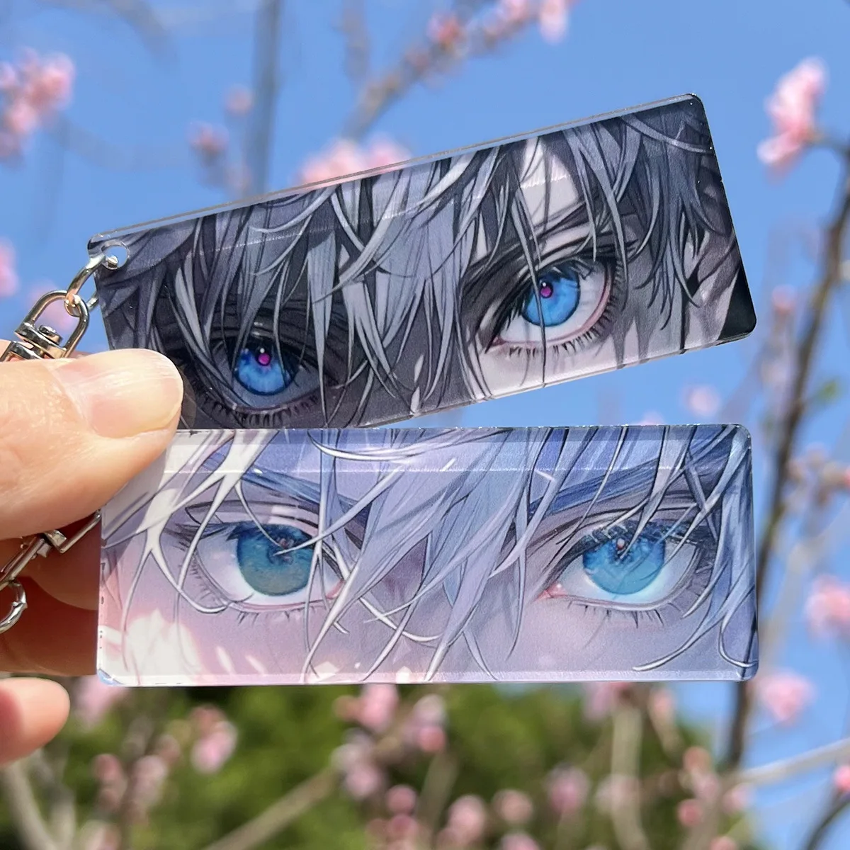 2 Stück/Set Cartoon-Figur Satoru Gojo leuchtende Augen Schlüsselanhänger transparenter Kartenanhänger Anime Jujutsu Kaisen Acryl Rucksack Geschenk – Detail 1