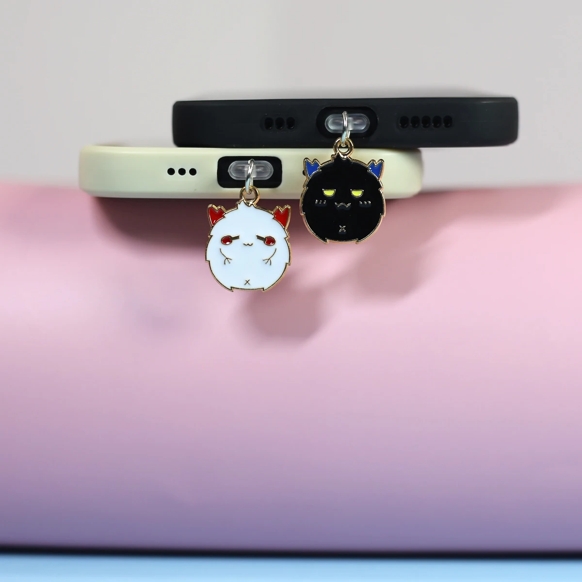 

Cute little devil phone dust plug decoration mobile accessory decoration suitable for iPhone for Samsung type-c charging port
