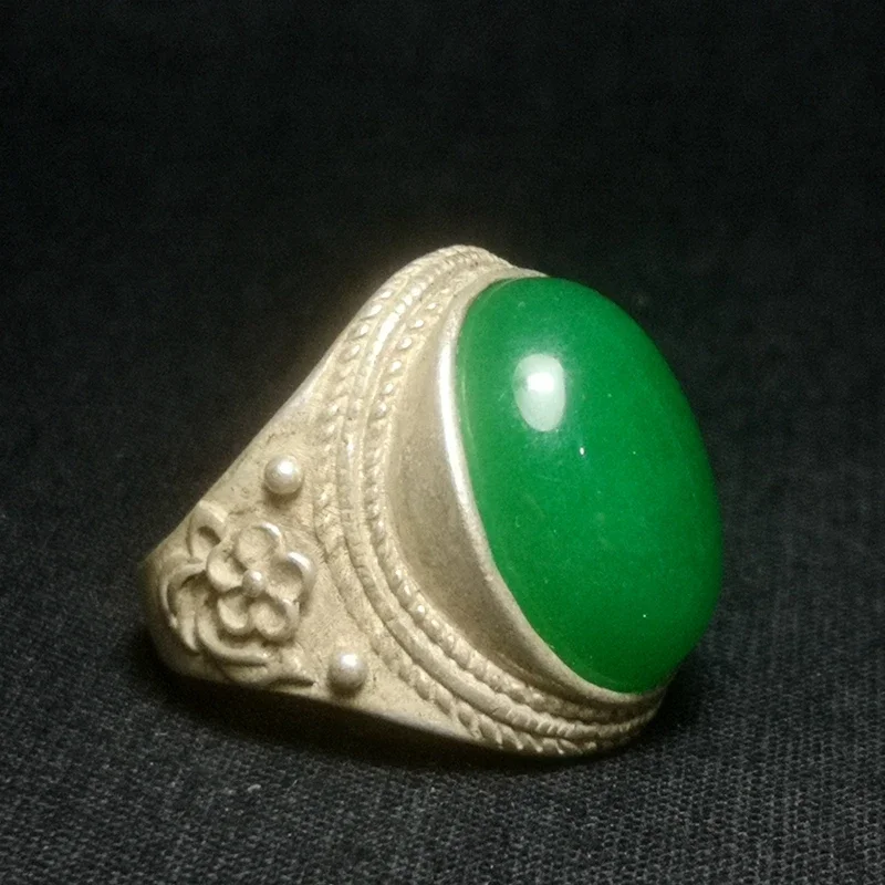 خاتم من الفضة التبتية مصنوع يدويًا مع مجموعة اليشم المرصعة هدية زينة رائعة في الصين القديمة
