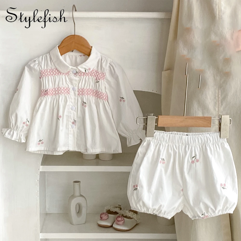 Autumn new style 0-3 years old baby clothing baby girl long-sleeved embroidered cardigan + bread pants two-piece set