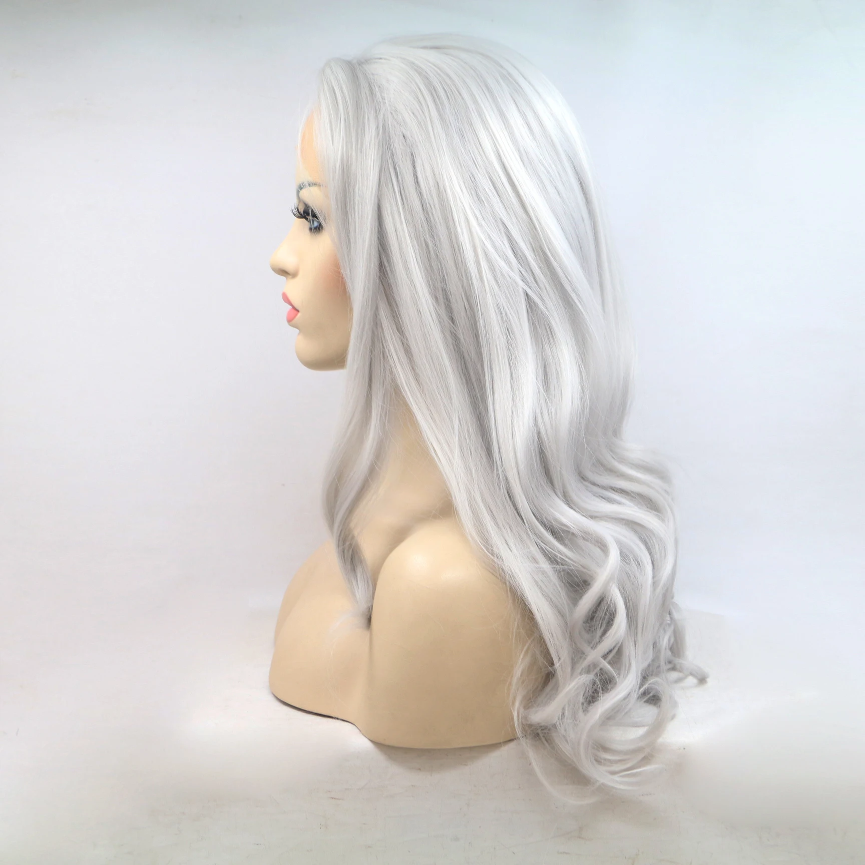 Platin Grau Perücke gewellt 13*3 Spitze Front Haar hitze beständige Faser Körper Welle für Frauen Party Cosplay