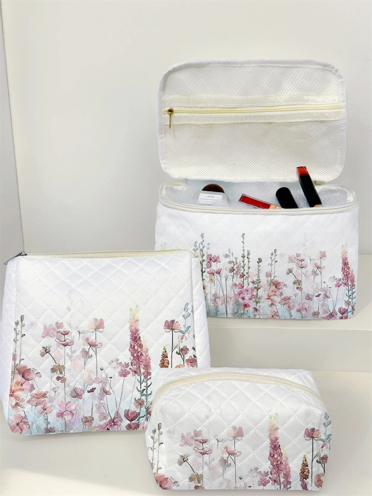 

1 Set Portable Makeup Bag, Large Capacity Design, Easily Accommodate Your Cosmetics, Lightweight And Portable For Storing Cosmet