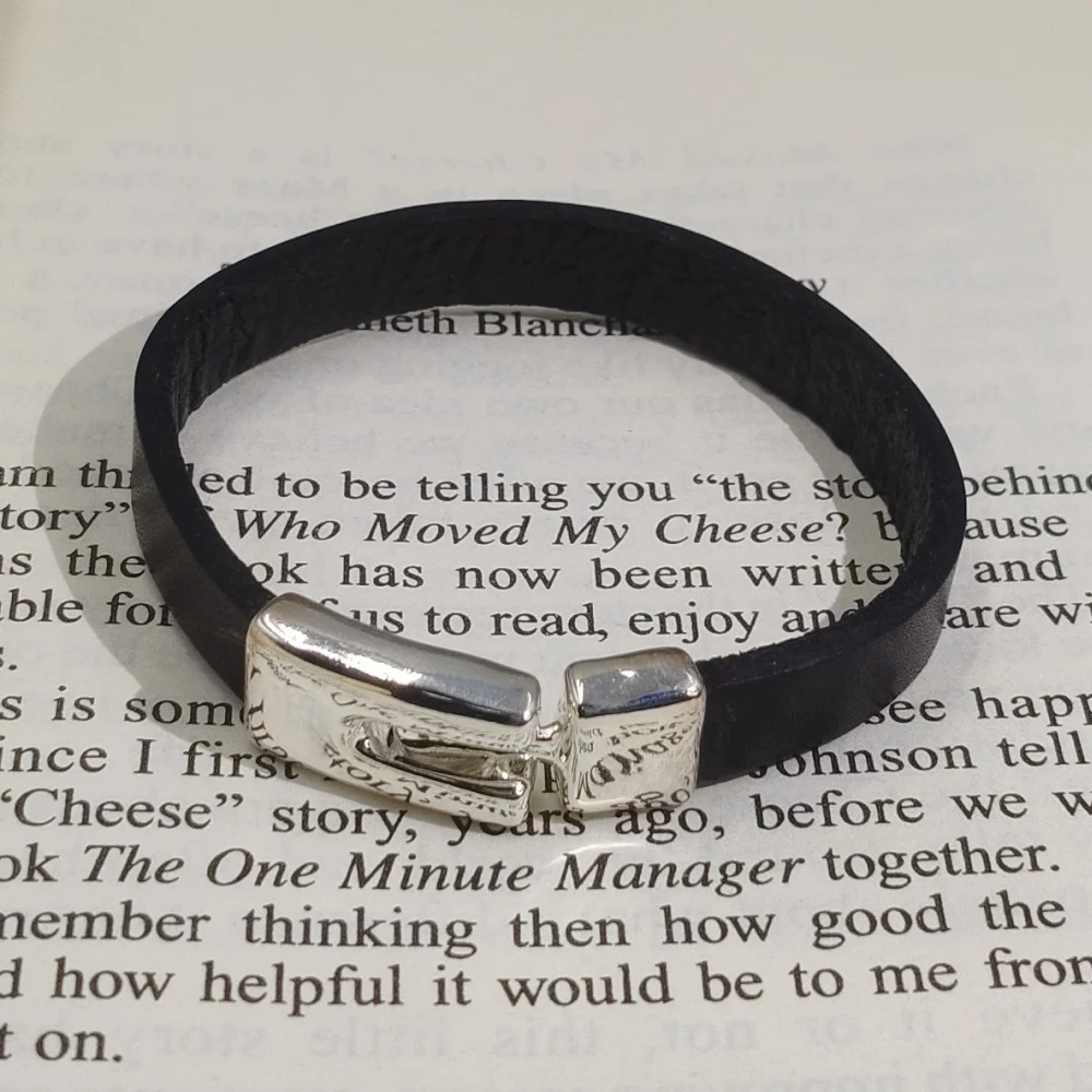 

2026 Summer New Style Popular Daily Silver Leather Rope Geometric Bracelet Jewelry Accessories Neutral Gift
