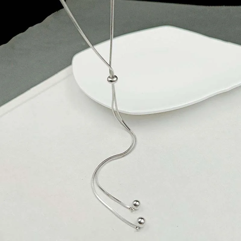 Temperamentvolle Edelstahl-Schlangenkette für Damen und Herren, minimalistische silberfarbene geometrische verstellbare Halskette, Schmuck. – Detail 5