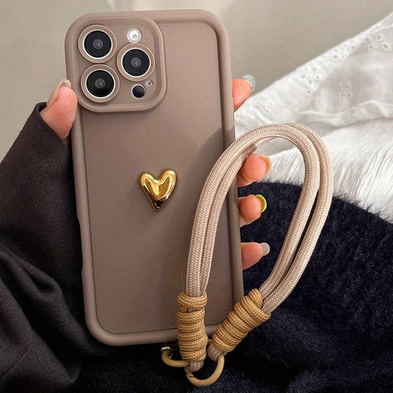

Милый корейский мягкий чехол 3D Golden Love Heart для iPhone 16 17 Pro Max 15 14 13 12 11 Pro 16E 7 8 Plus, чехол с ремешком на запястье и цепочкой