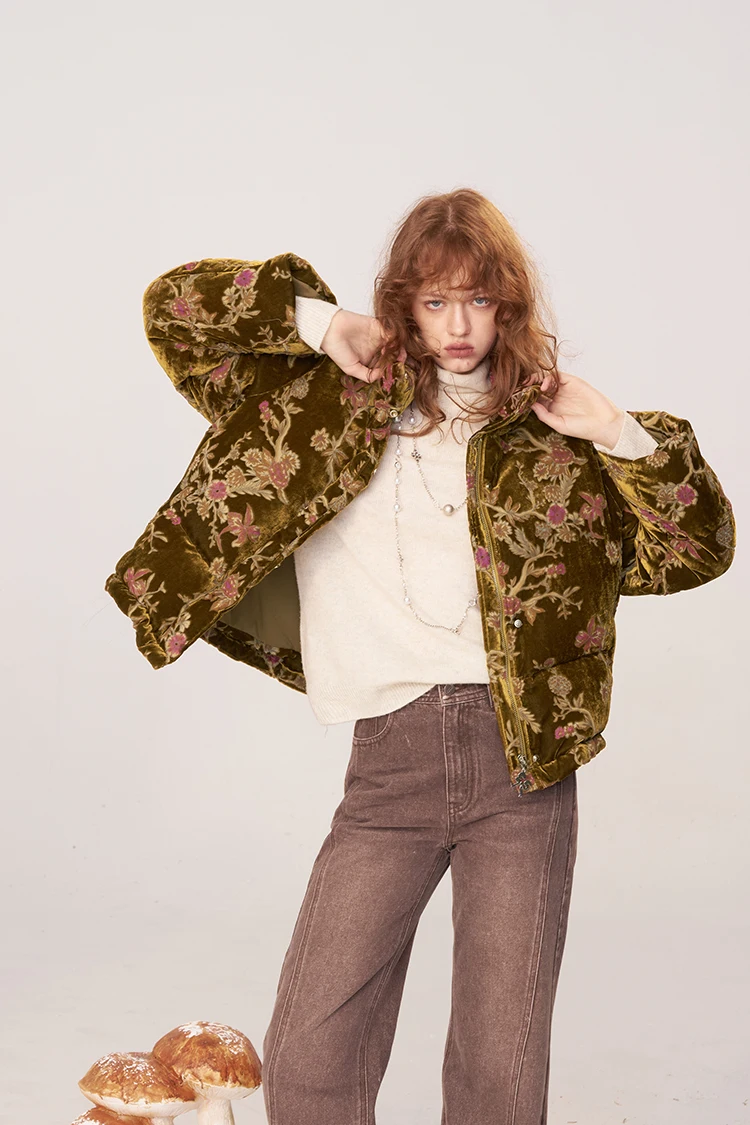 ELFSACK 2025 Women's Winter Down Jacket, Retro Floral Embroidery Stand Collar Puffer Coat, Romantic Thick Warm Padded Top