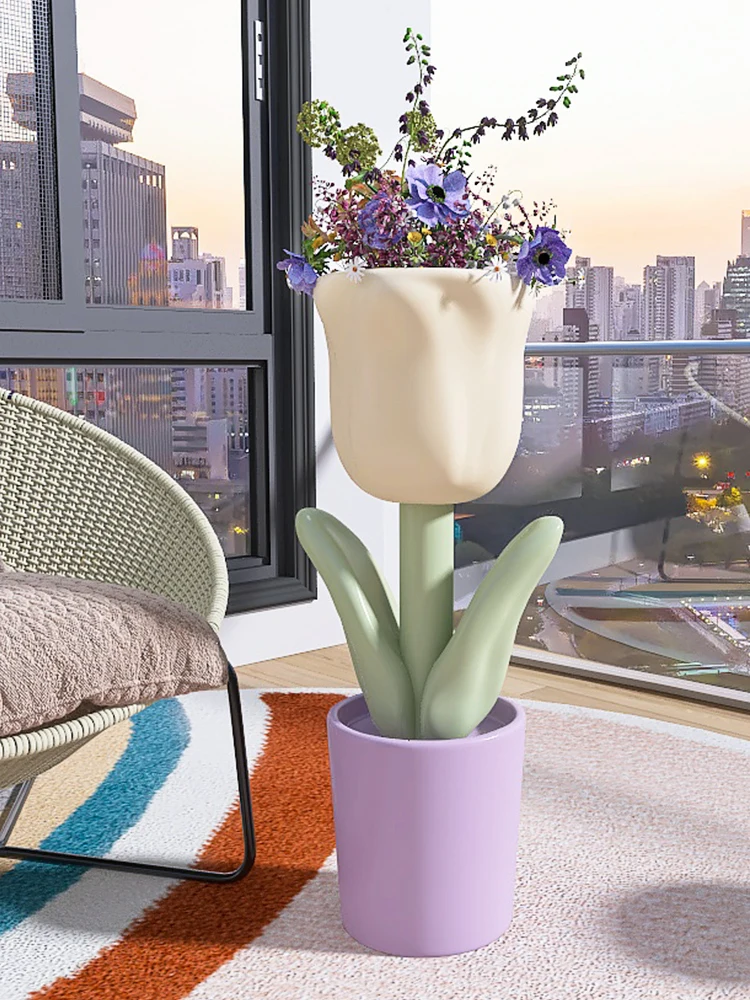 Tulip floor-to-ceiling vase ornament, living room TV cabinet next to Internet celebrity opening gift flower pot