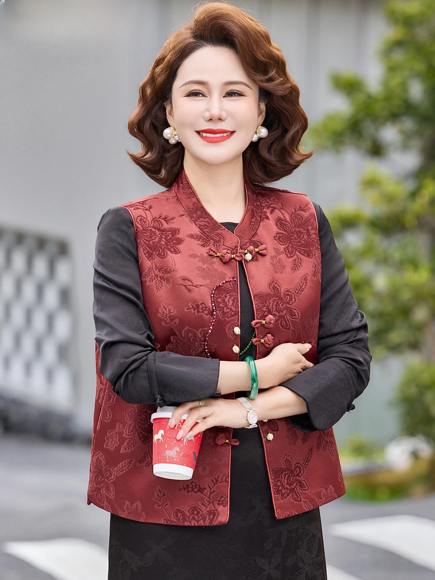 

Новый китайский жилет-топ для женщин среднего возраста: весенняя модная верхняя одежда, свободный кардиган для женщин