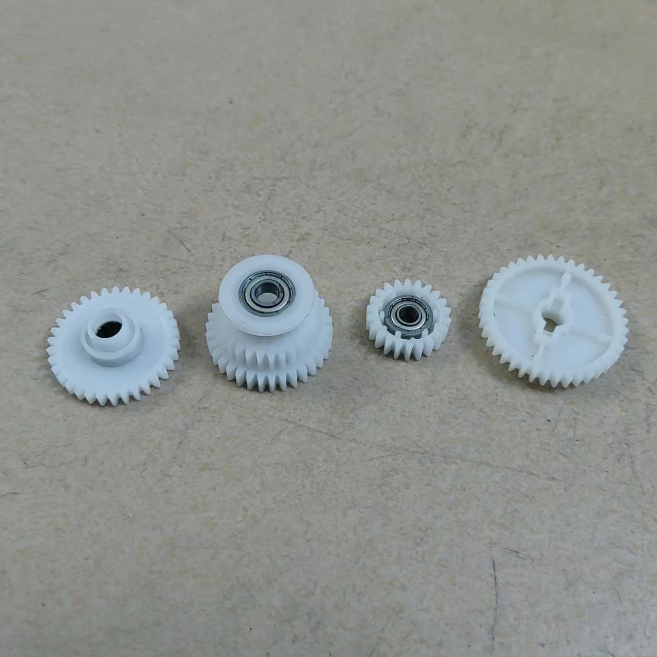 

Новые шестерни и сцепления 019-13601, 019-13602, 019-13603 и 019-13604 для дубликаторов RISO FR GR