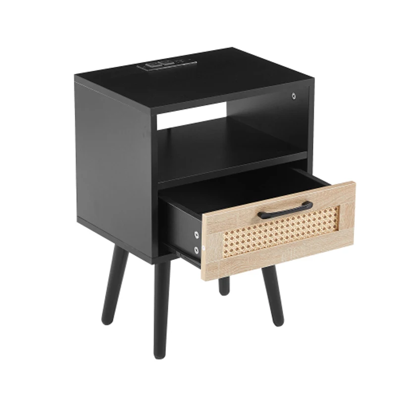 Tavolino in rattan da 15,75" con presa di corrente e porte USB, comodino moderno con cassetto e gambe in legno massello, tavolino, nero