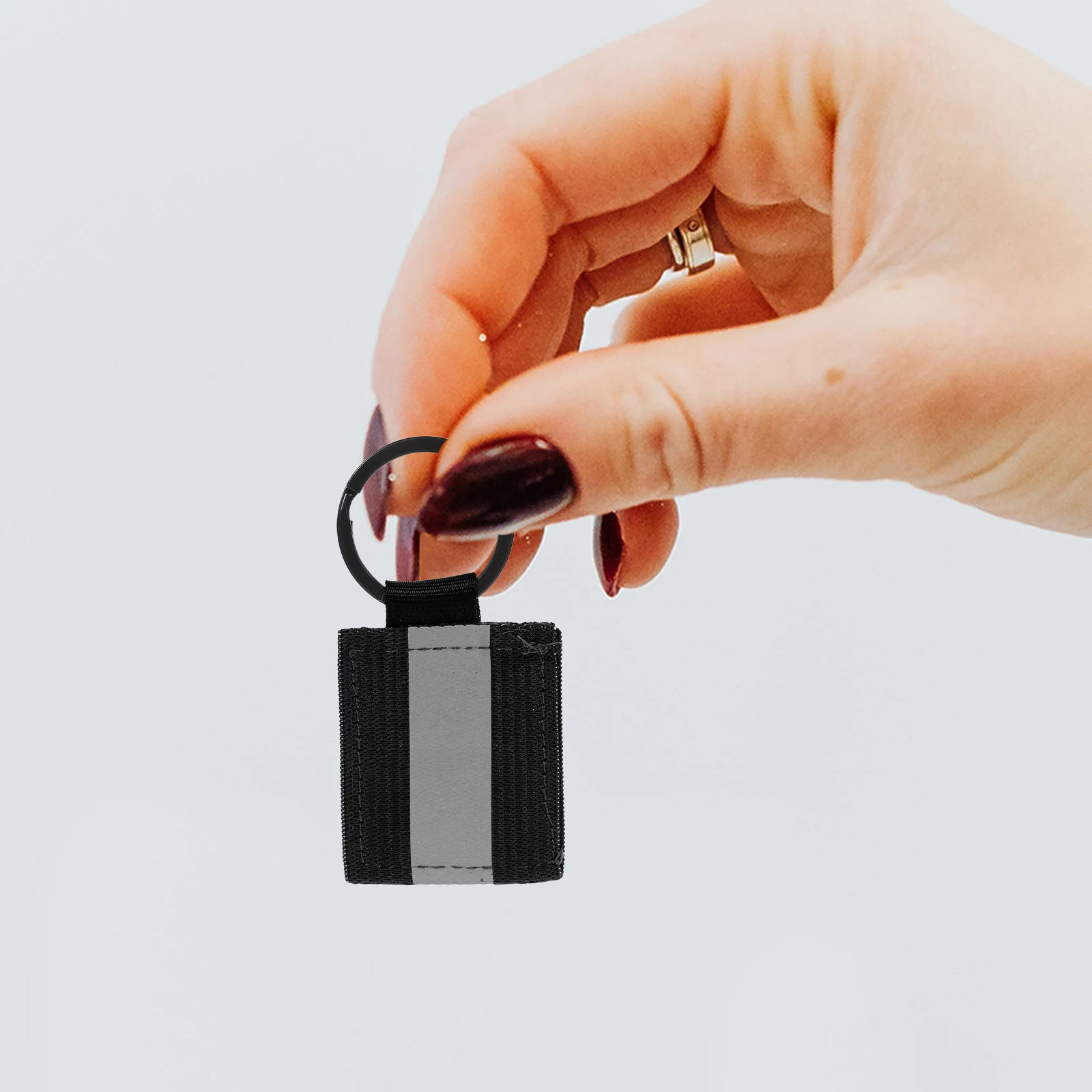 

10pcs Reflective Keychain Tag Lightweight Safety Pendant Warning Charm For Backpacks Clothes Bicycles Night Sports Handbag Camp