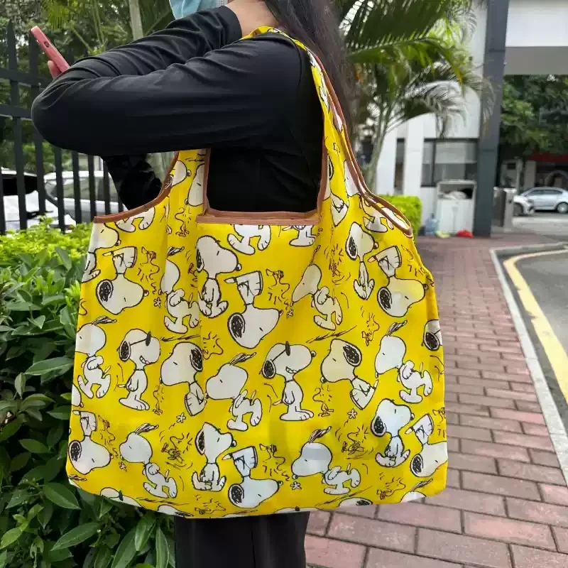 Cartoon Snoopy Einkaufstasche mit großer Kapazität, wasserdicht, faltbar, Snoopy, tragbare Handtasche, niedliche Damen-Aufbewahrungstasche für den Außenbereich