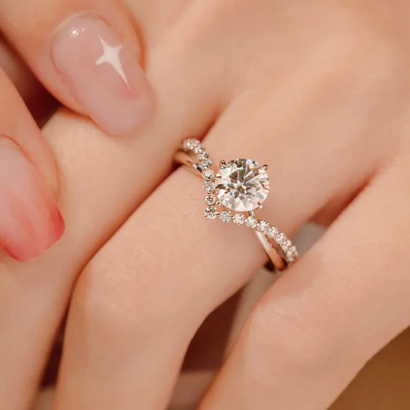 WANZHI New Couple Engagement Ring with Exquisite and Luxurious Ddiamond Inlay for Men and Women Fashionable Jewelry Accessories