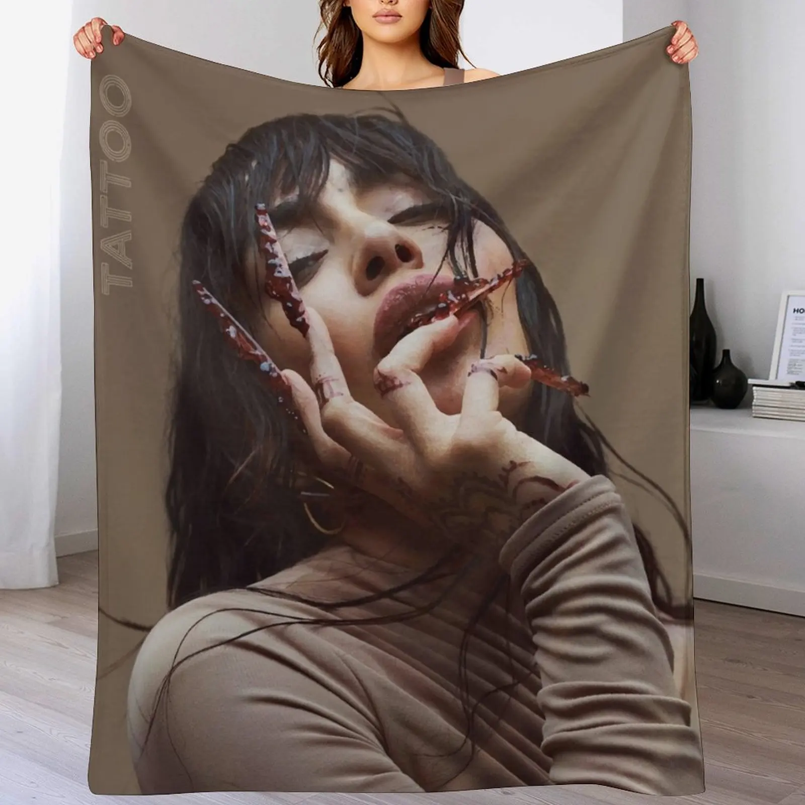 

Loreen tattoo 2023 Classic T-Shir Throw Blanket Tourist blankets ands Comforter Flannel Blankets